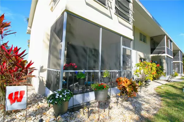 North Fort Myers, FL 33903,1008 Tropic TER