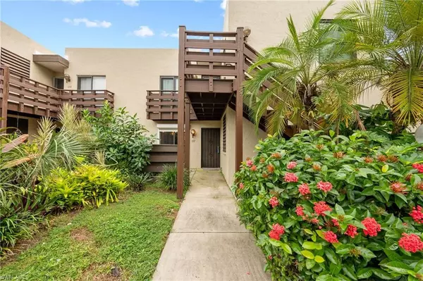 137 Pinebrook DR, Fort Myers, FL 33907