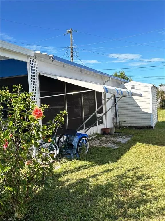 North Fort Myers, FL 33917,123 Torch LN