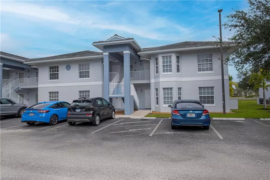 8513 Bernwood Cove LOOP #212, Fort Myers, FL 33966