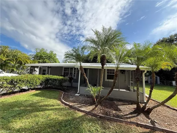 Fort Myers, FL 33905,327 Montgomery AVE