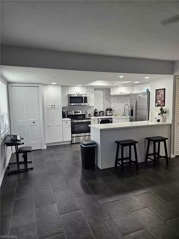 Cape Coral, FL 33914,5028 Chiquita BLVD S #101