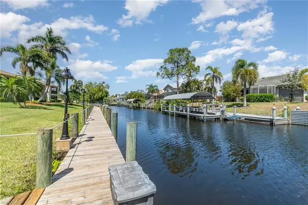 North Fort Myers, FL 33917,15350 Moonraker CT #301