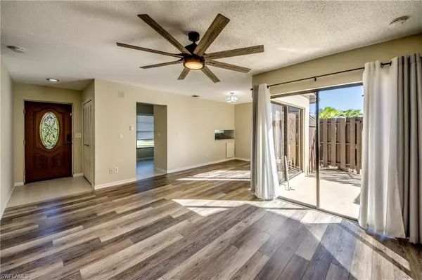 Cape Coral, FL 33990,628 SE 12th CT #37