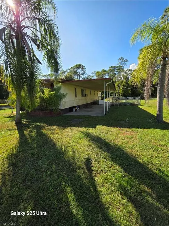 North Fort Myers, FL 33917,18381 Wayne DR