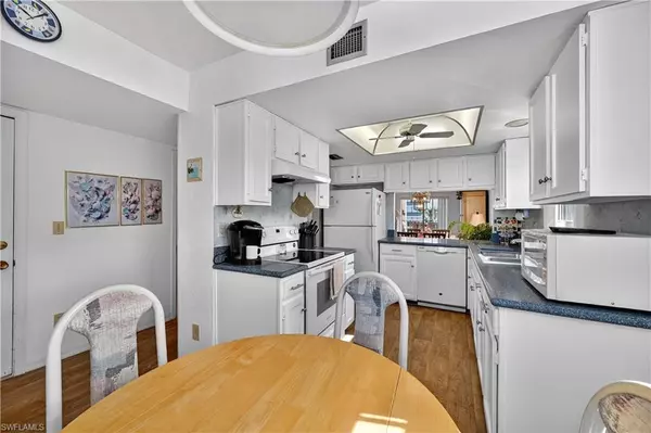 Fort Myers Beach, FL 33931,4541 Bay Beach LN #341