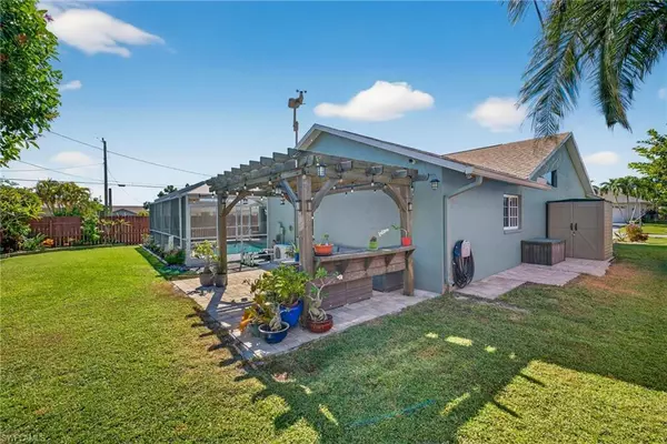 Cape Coral, FL 33990,127 SE 21st AVE