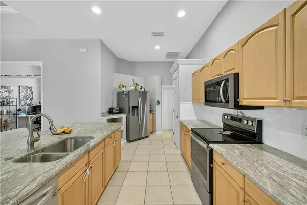 Cape Coral, FL 33909,404 NE 18th AVE