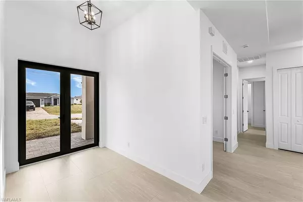 Cape Coral, FL 33993,319 NW 14th ST