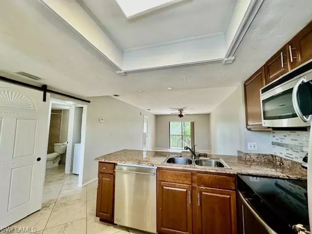 Fort Myers, FL 33907,4790 S Cleveland AVE #207