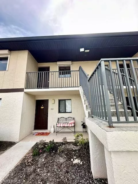 Fort Myers, FL 33907,4790 S Cleveland AVE #207