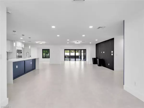 Fort Myers, FL 33919,1365 Kingswood CT