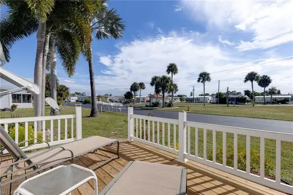 North Fort Myers, FL 33917,969 Restful RD