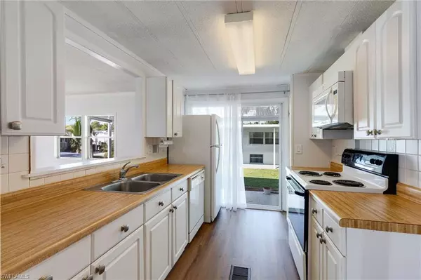 North Fort Myers, FL 33917,969 Restful RD