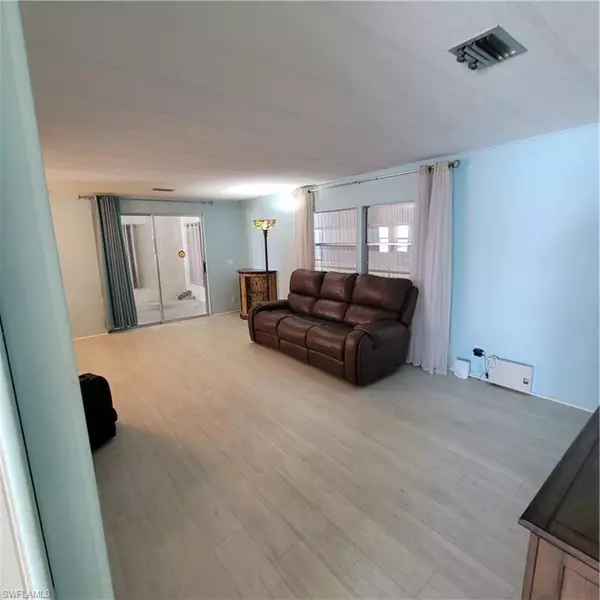 North Fort Myers, FL 33903,573 Hogan DR