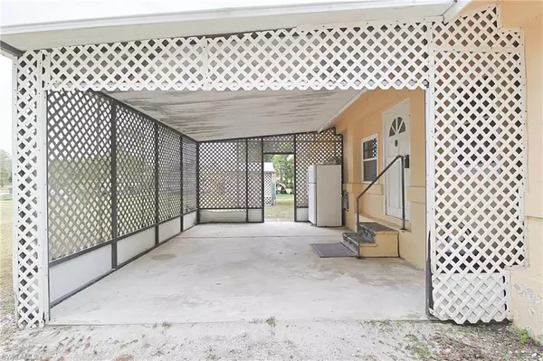 North Fort Myers, FL 33917,6620 Golden RD