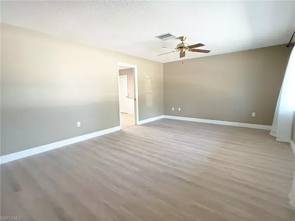 Fort Myers, FL 33901,1848 Winkler AVE