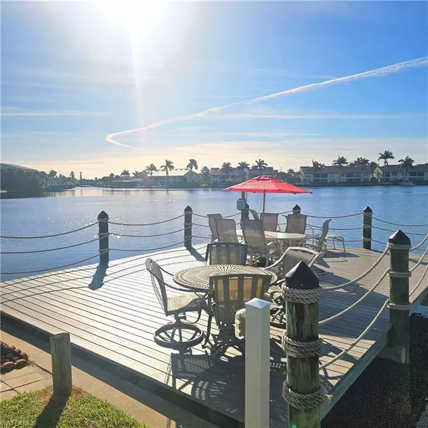 Cape Coral, FL 33904,4807 Sunset CT #107