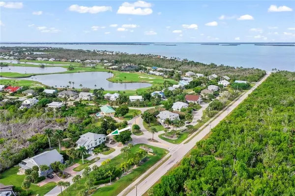 Sanibel, FL 33957,984 Greenwood CT S