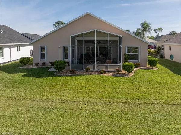 North Fort Myers, FL 33917,17581 Coconut Palm CT