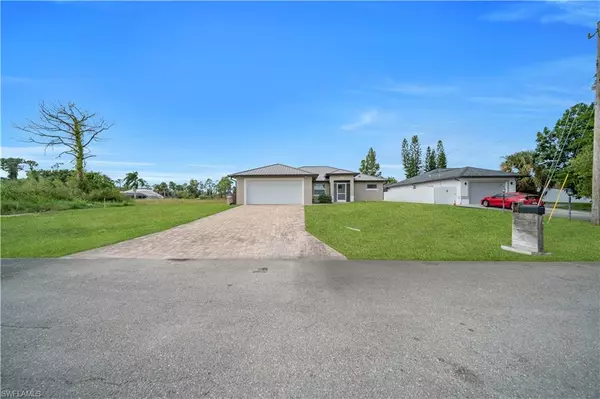 Lehigh Acres, FL 33971,1301 Dorothy AVE N