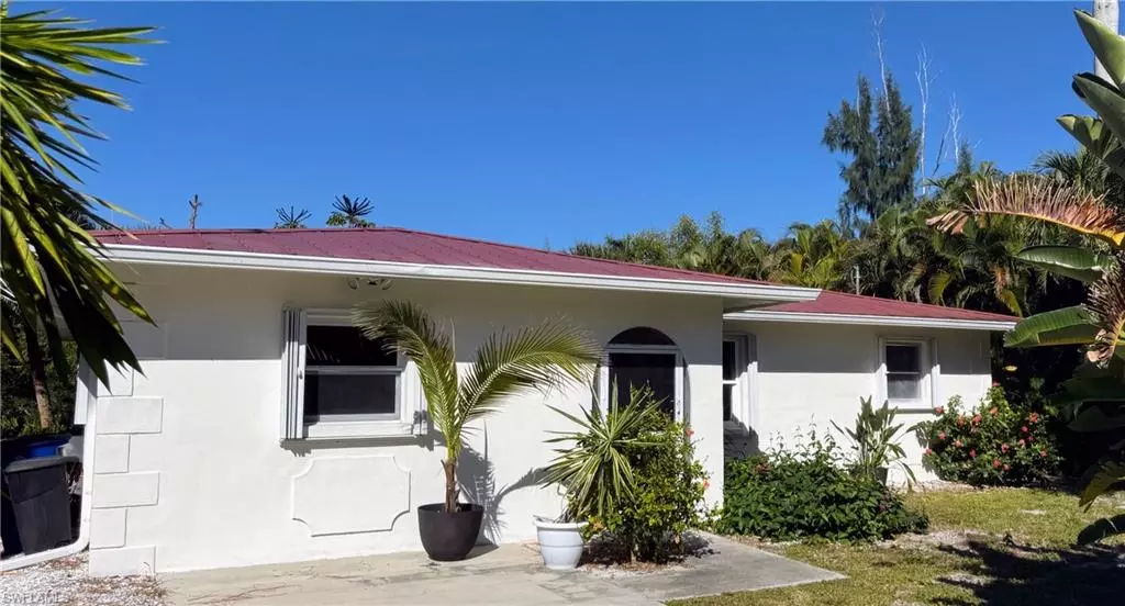 3628 Tropical Point DR, St. James City, FL 33956