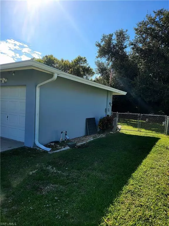 Cape Coral, FL 33904,5222 Glade CT