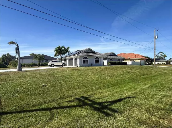 Cape Coral, FL 33991,823 SW 10th ST
