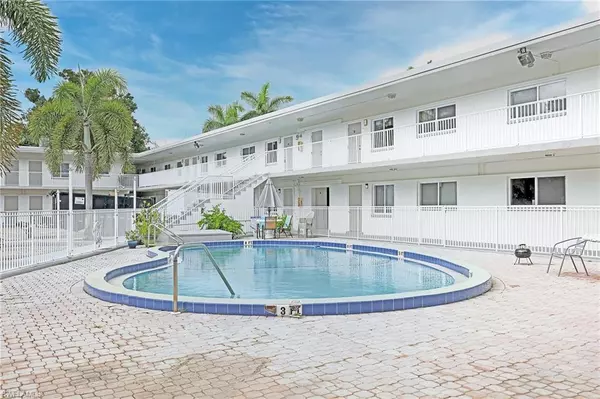 Fort Myers, FL 33901,2590 1st ST #105