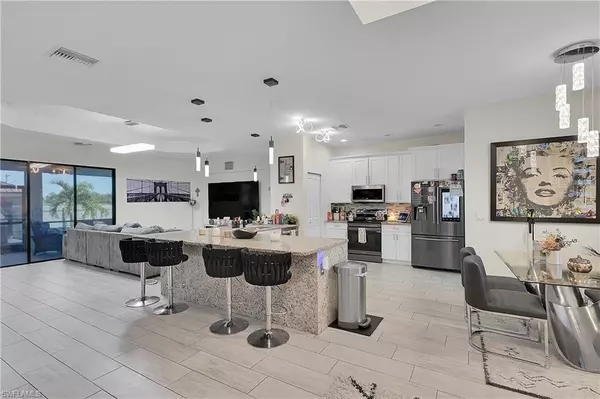 Cape Coral, FL 33993,607 NW 16th PL