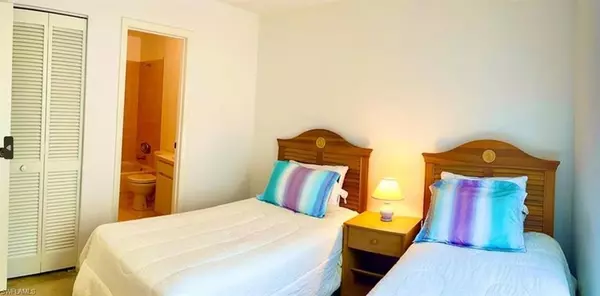 Cape Coral, FL 33914,1005 SW 48th TER #8