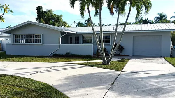 424 Bayshore DR, Cape Coral, FL 33904