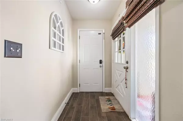 Cape Coral, FL 33914,3001 SW 2nd CT