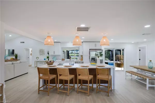 Sanibel, FL 33957,1224 Kittiwake CIR