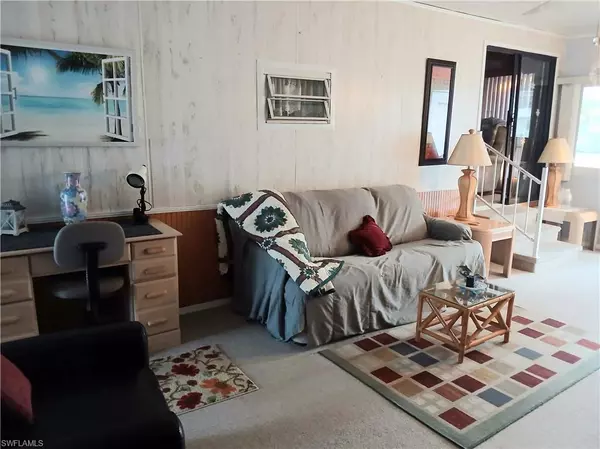 North Fort Myers, FL 33903,18 Fountain View BLVD