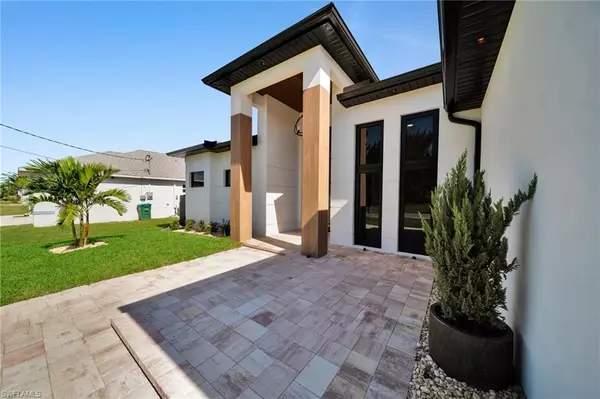 Cape Coral, FL 33991,639 SW 18th CT