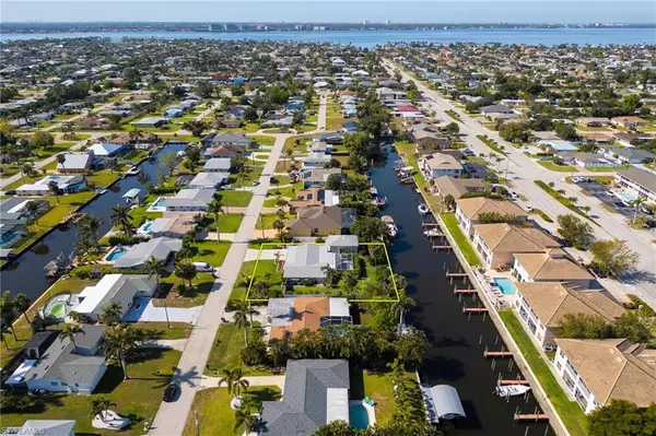 Cape Coral, FL 33904,5128 York CT