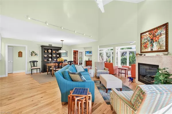 Sanibel, FL 33957,355 E Gulf DR