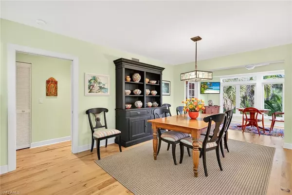 Sanibel, FL 33957,355 E Gulf DR