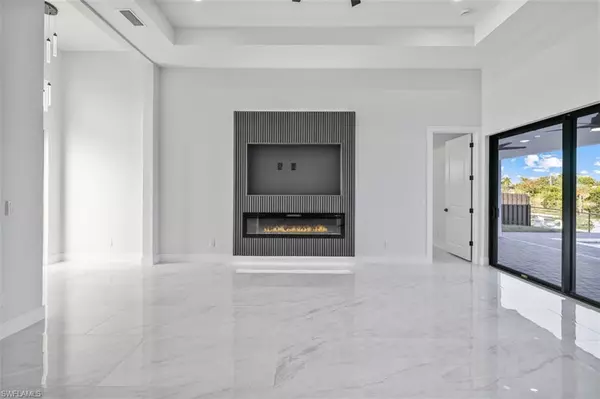 Cape Coral, FL 33909,129 NE 12th CT