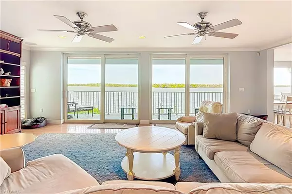 Fort Myers Beach, FL 33931,383 Seminole WAY