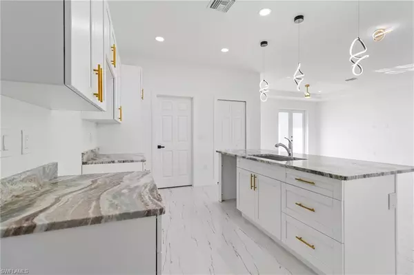 Lehigh Acres, FL 33976,2716 25TH ST SW