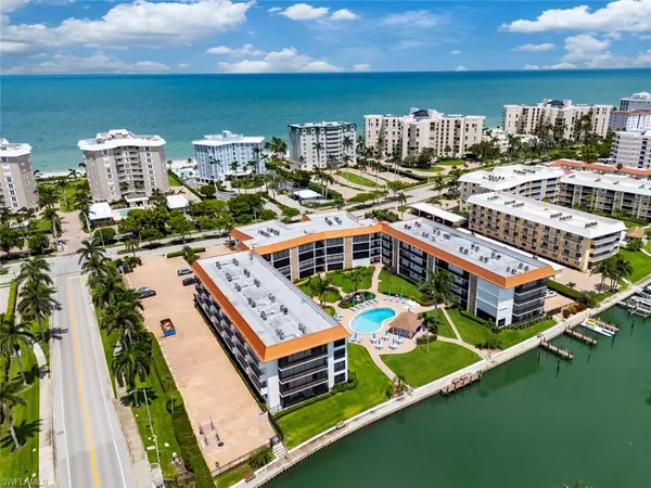 Naples, FL 34103,2900 Gulf Shore BLVD N #111