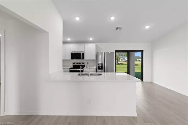 Cape Coral, FL 33993,1733 NW 13th ST