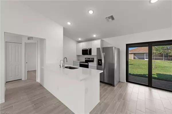 Cape Coral, FL 33993,1733 NW 13th ST