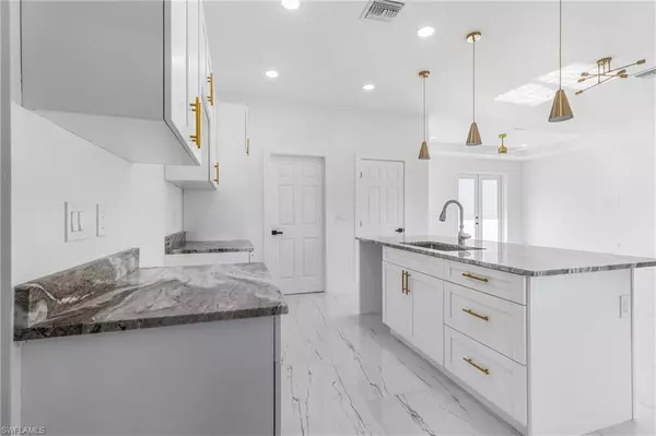 Lehigh Acres, FL 33976,3022 33RD ST SW