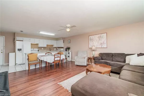 Cape Coral, FL 33904,4802 Tudor DR #201