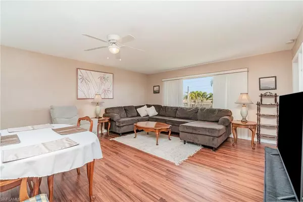 Cape Coral, FL 33904,4802 Tudor DR #201