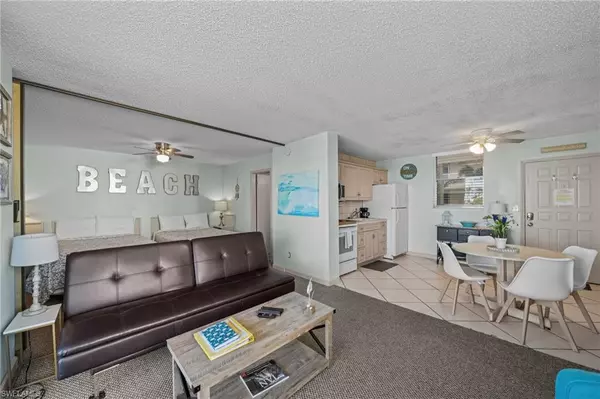 Bonita Springs, FL 34134,5600 Bonita Beach RD #204