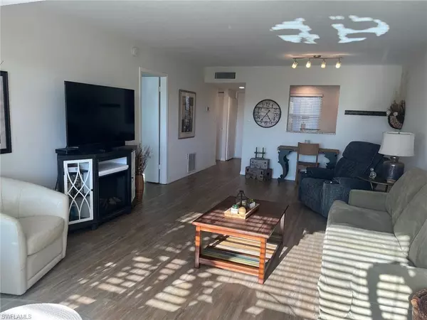 Fort Myers, FL 33907,1624 Pine Valley DR #211